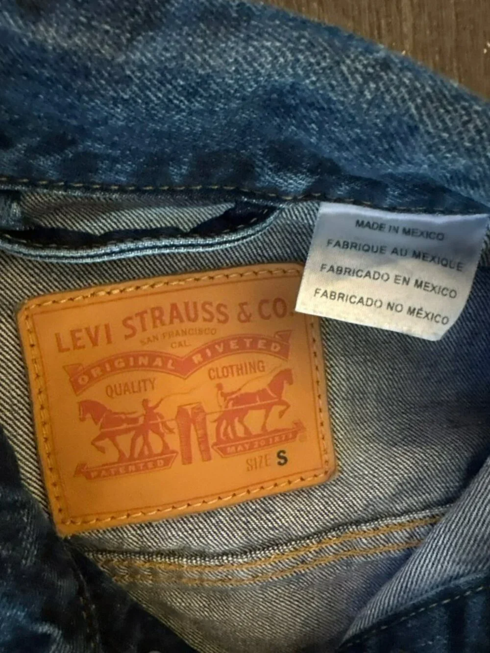 Levi's Denim Button-Up Classic Fit 100% Cotton Trucker Jacket  S